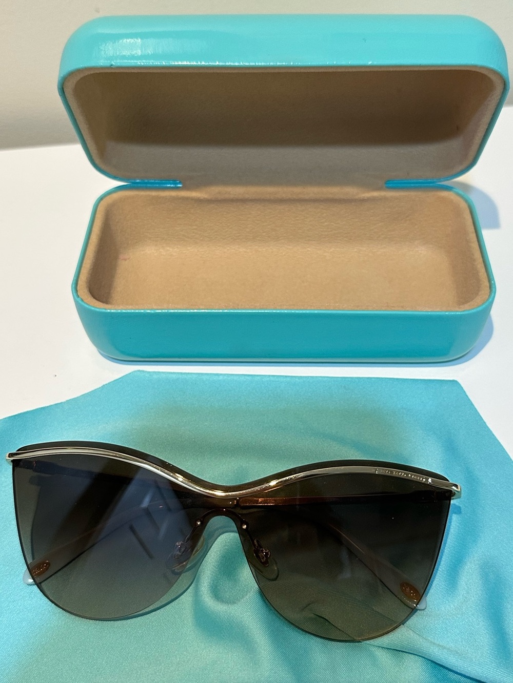 Tiffany & Co. Black Gradient Lens Cat Eye Sunglasses with Tiffany Blue Case